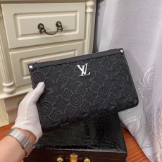 Mens Louis Vuitton Clutch Bags